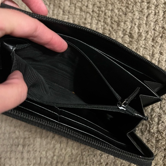 Gucci Black Zip Around Wallet! - Picture 11 of 11